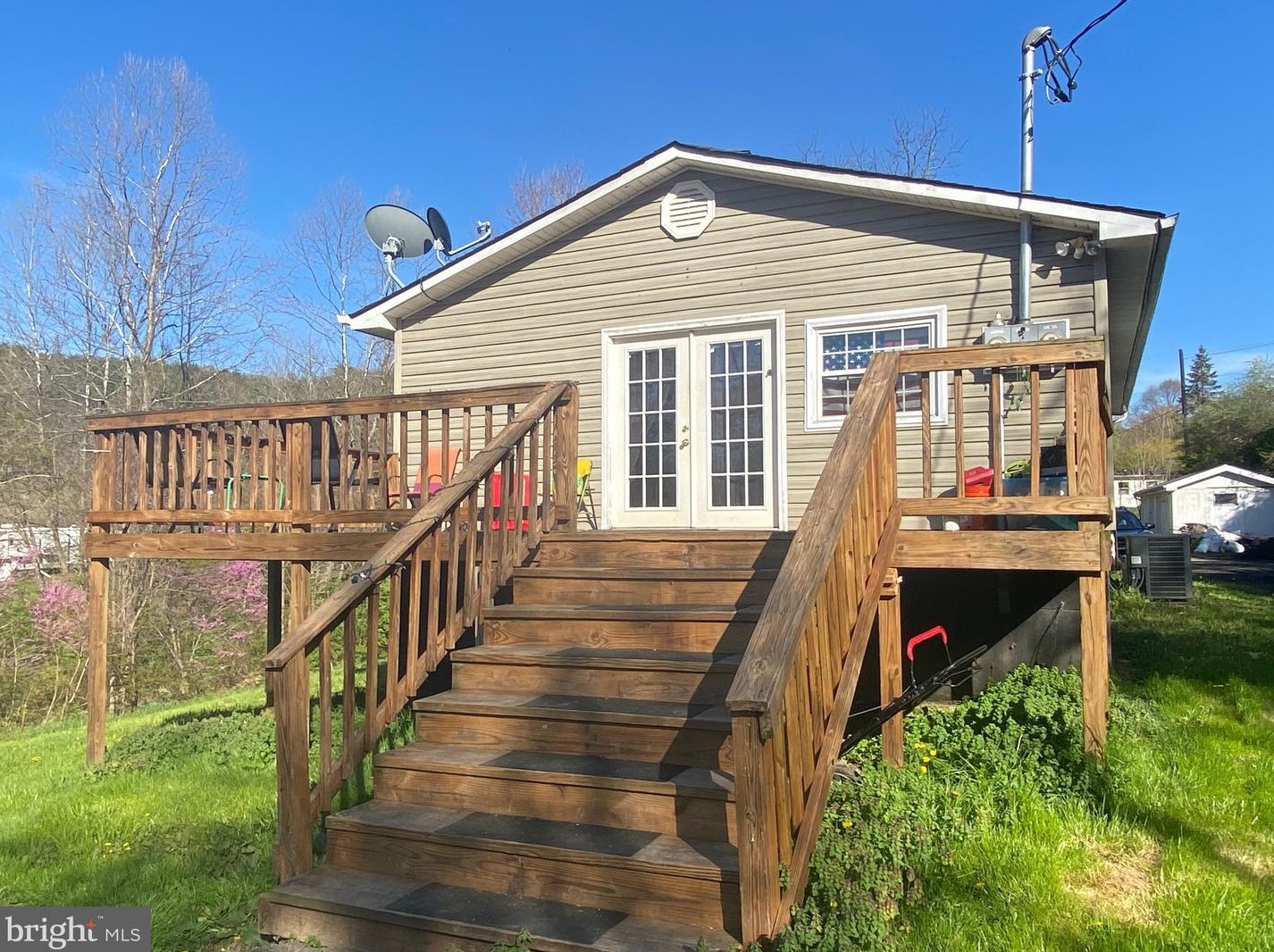 60 Hoover Dr, Brandywine, WV 26802