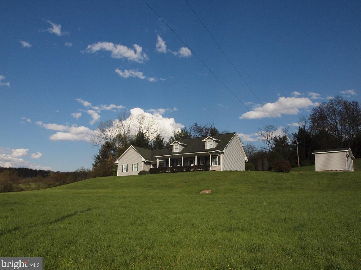 234 Grapevine Ln, Upper Tract, WV 26866