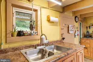 61 Gdn Grv Ln, Brandywine, WV 26802 - Photo 12