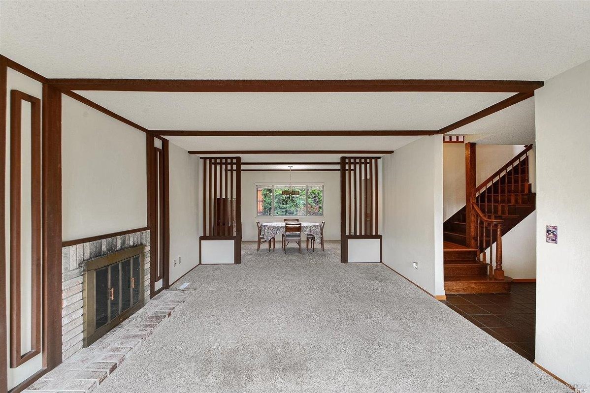 64 Stanford Ct, Novato, CA 94947-2906