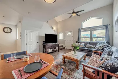 123 Treadway Court, Cloverdale, CA 95425 - Photo 1