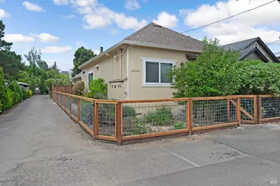 215 Iowa Street, Santa Rosa, CA 95401 - Photo 1