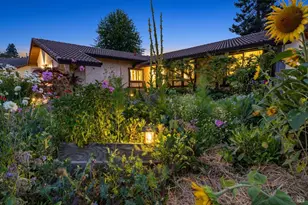 206 May Ct, Sebastopol, CA 95472 - Photo 1