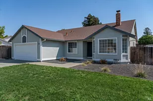 729 Madonna Dr, Suisun City, CA 94585 - Photo 1