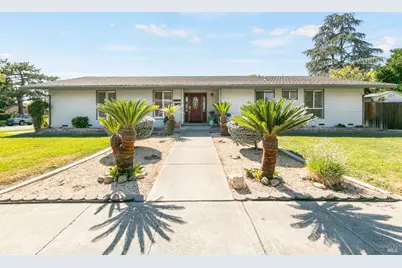 390 S Almond Street, Dixon, CA 95620 - Photo 1