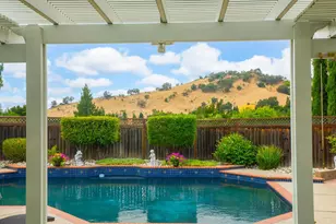 136 Pepperell Ct, Vacaville, CA 95688 - Photo 1