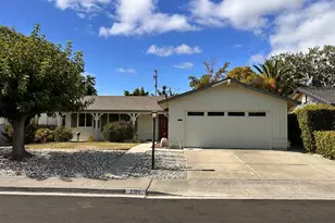 201 Lassen Cir, Vacaville, CA 95687 - Photo 1