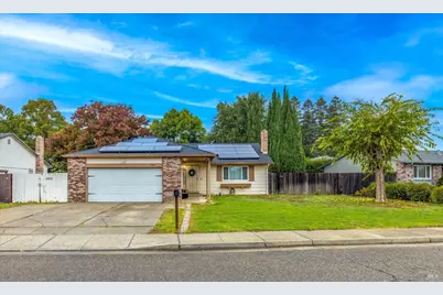 555 E Creekside Circle, Dixon, CA 95620 - Photo 1