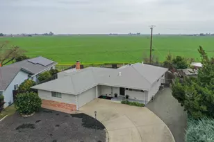 305 S 8th St, Dixon, CA 95620 - Photo 1