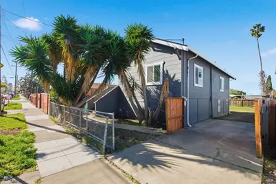 8825 D Street, Oakland, CA 94621 - Photo 1