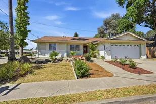 2537 Tamarisk Dr, Santa Rosa, CA 95405 - Photo 1