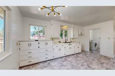 592 South Avenue, Santa Rosa, CA 95407 - Photo 1