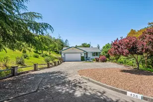 425 Oak Point Pl, Santa Rosa, CA 95409 - Photo 1
