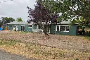 1386 Sanders Rd, Windsor, CA 95492 - Photo 1