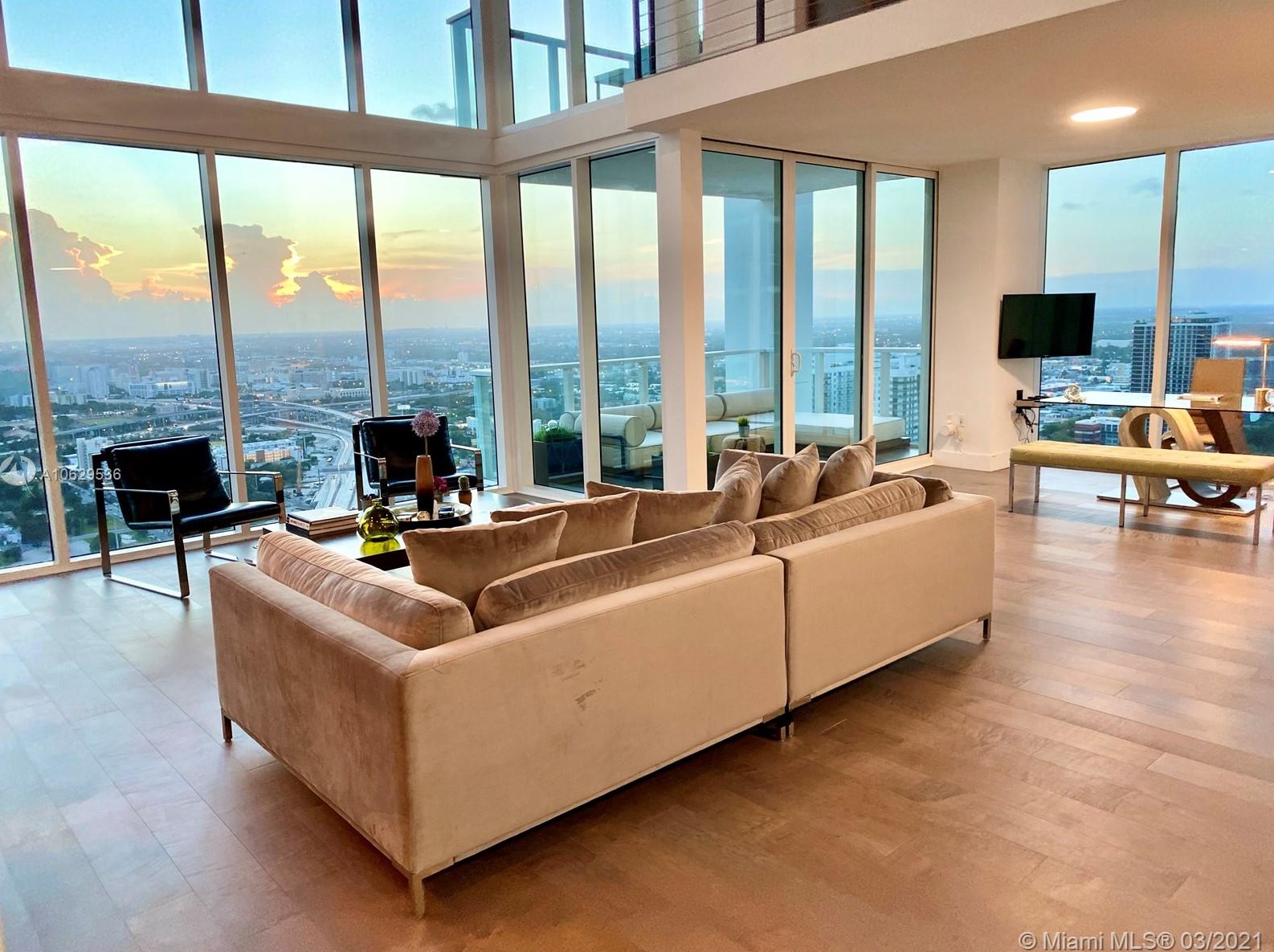 1040 Biscayne Blvd #ts-4206, Miami, FL 33132