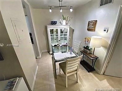 100 Sunrise Dr #6, Miami, FL 33149