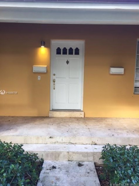 5370 Orduna Dr, Miami, FL 33146
