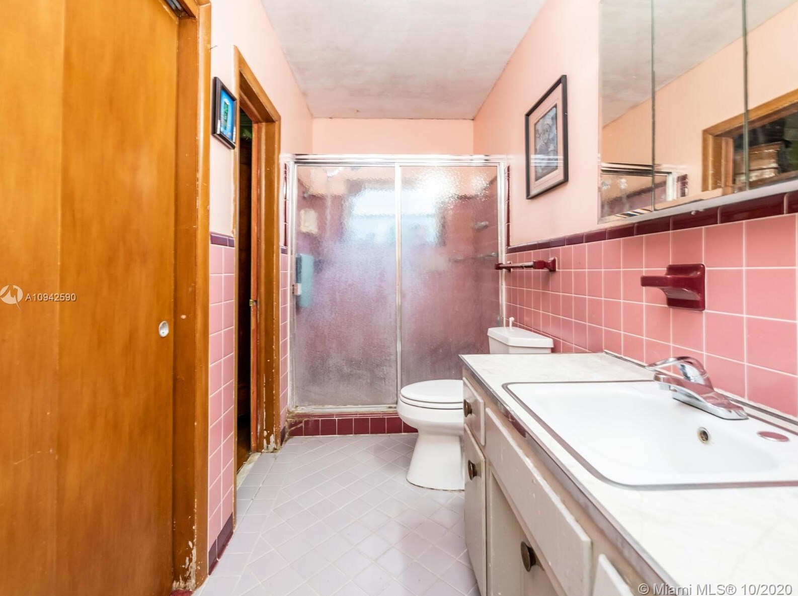 85 94 St, Miami FL 33138-2819 exterior