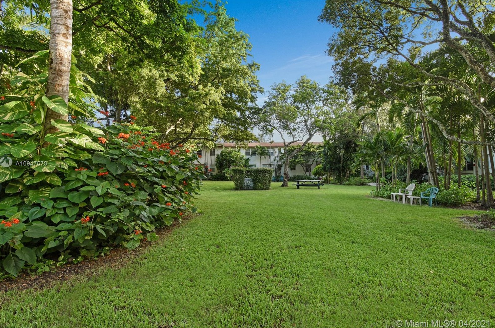 7965 57th Ave, Miami FL  33143-5536 exterior