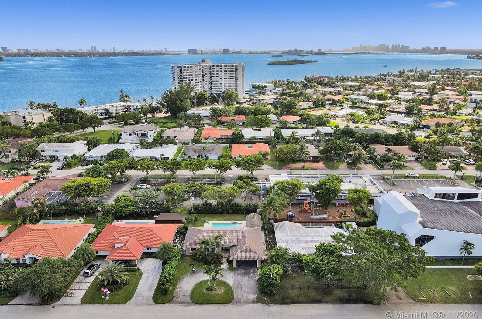 2190 122nd St, Miami FL  33181-2909 exterior