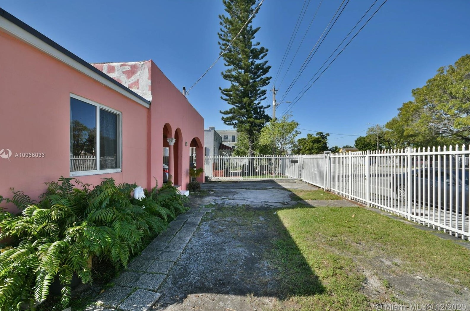 822 29th St, Miami, FL 33127-3831