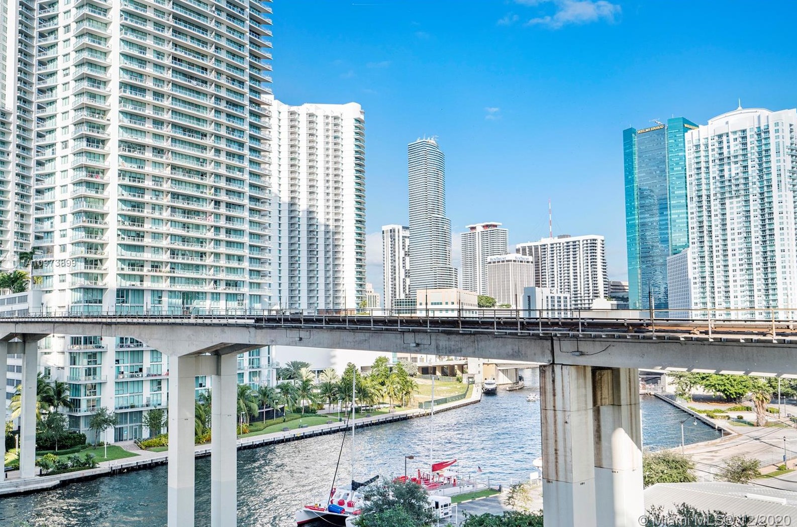 690 1st Ct, Miami FL  33130-2934 exterior