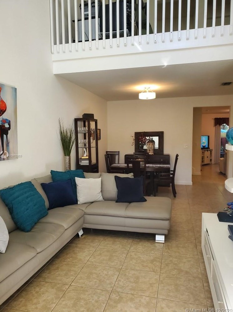 10835 76th Ln, Miami, FL 33178-2213