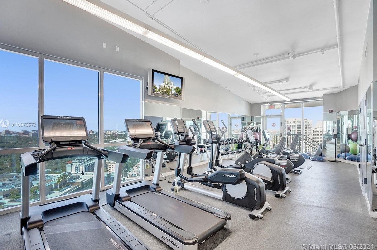 2889 Mcfarlane Rd, Miami FL 33133-6008 exterior