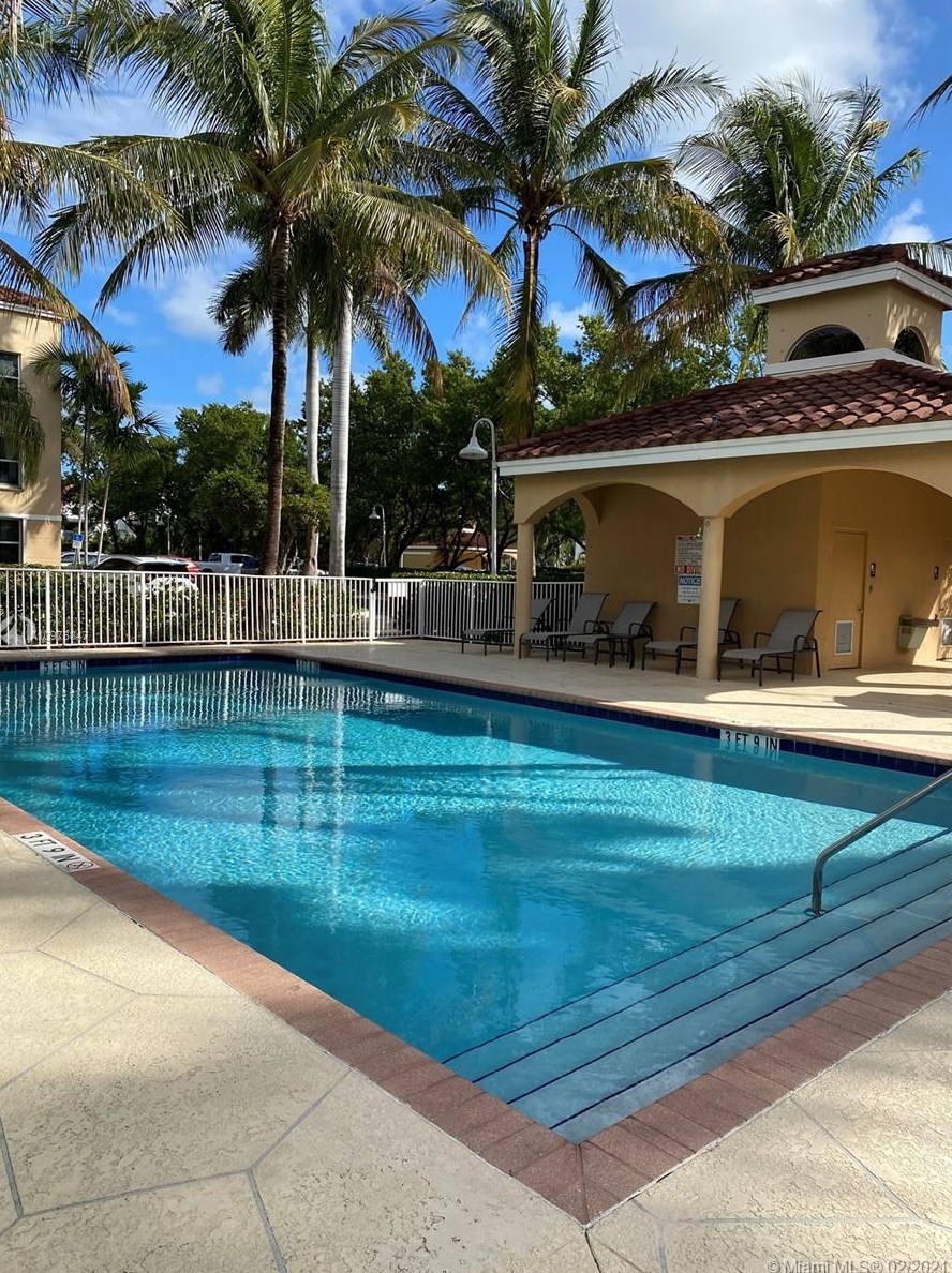 609 E Sheridan St #403, Dania Beach, FL 33004