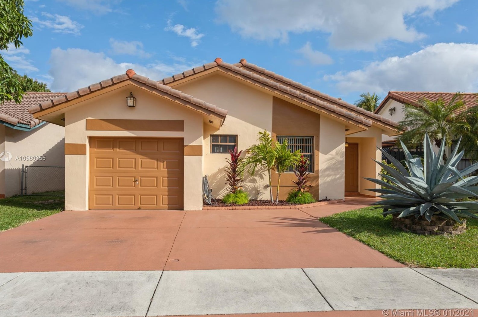 6911 Nw 169th Terrace, Hialeah, FL 33015