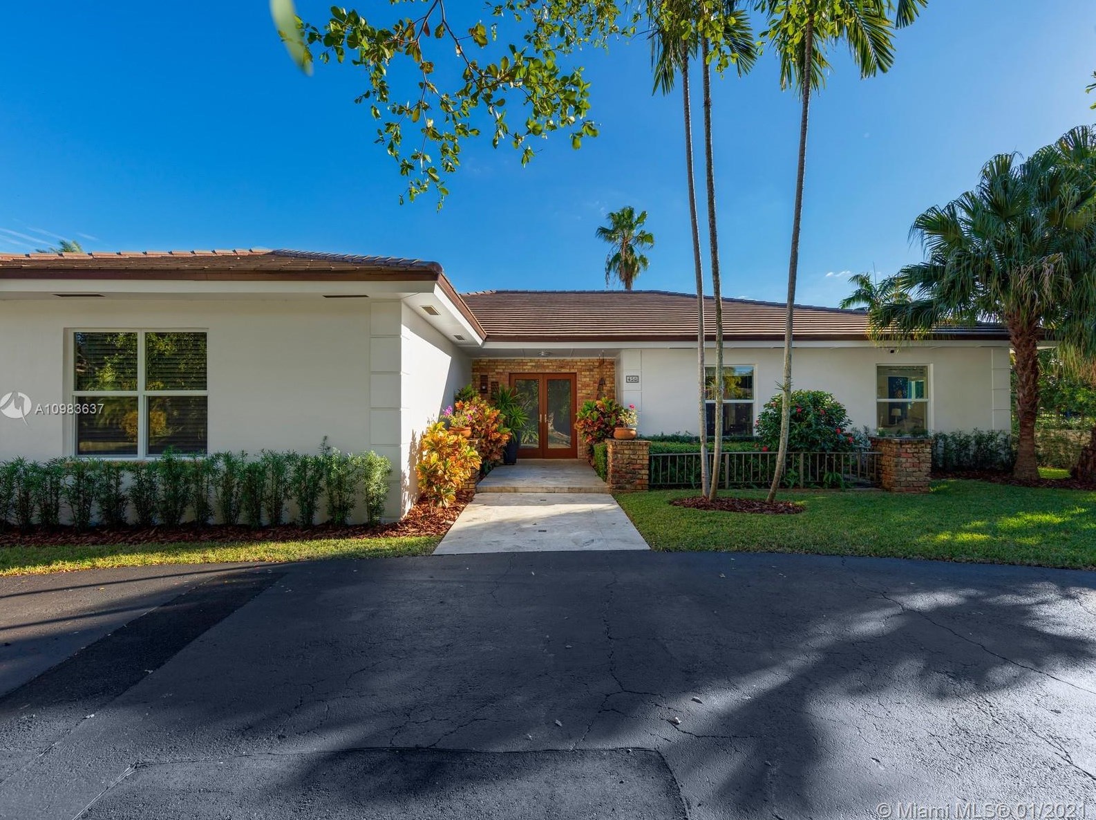 458 Rovino Ave, Miami, FL 33156-4262