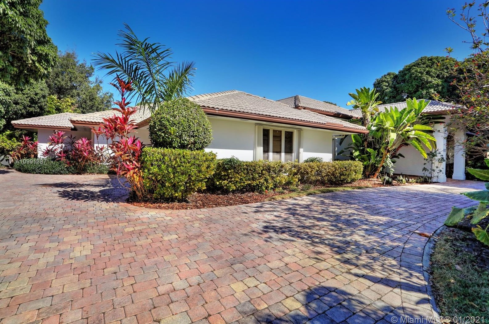 7923 153rd Ter, Miami, FL 33157-2370