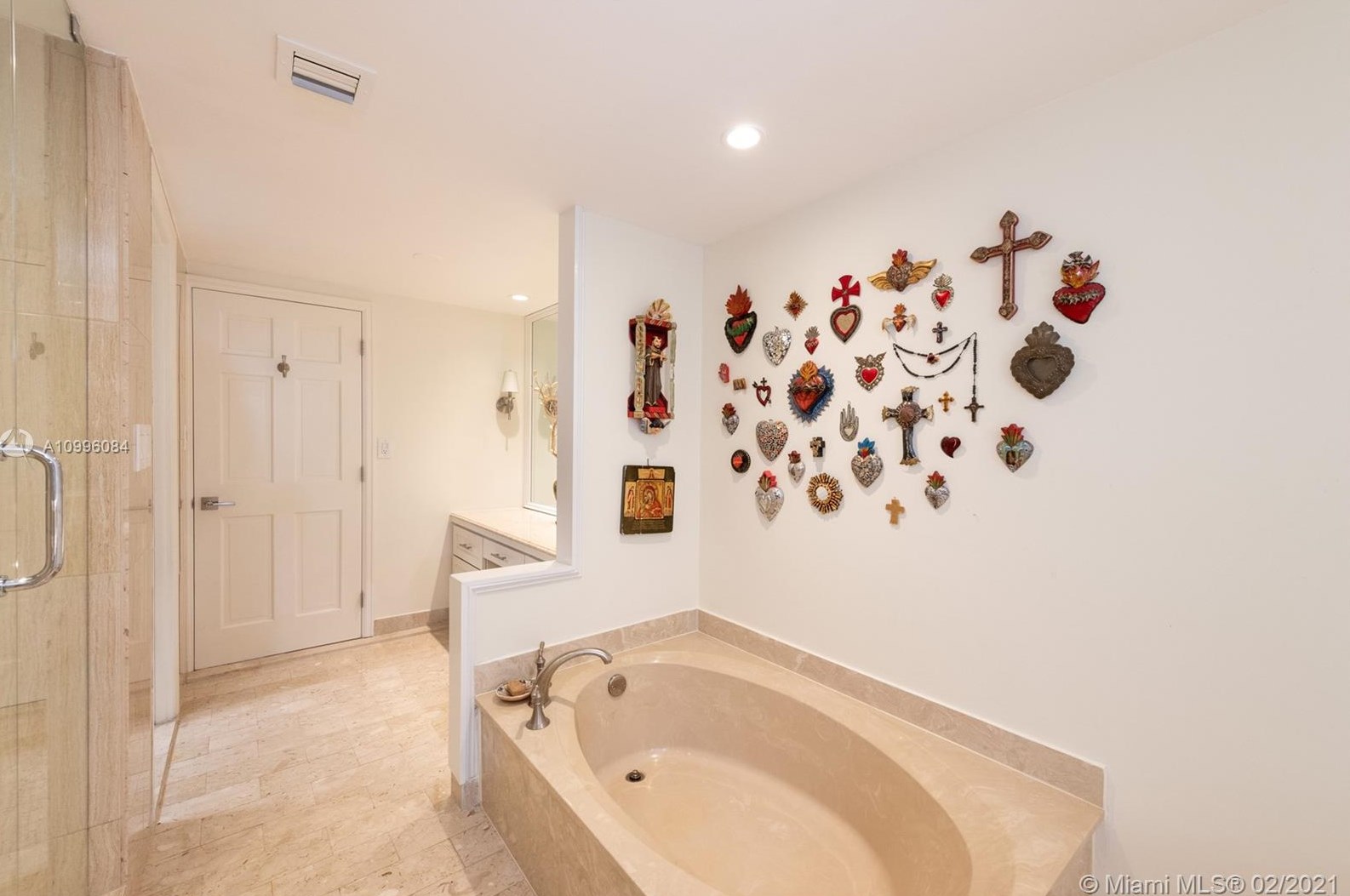 2 Grove Isle Dr, Miami FL 33133-4102 exterior