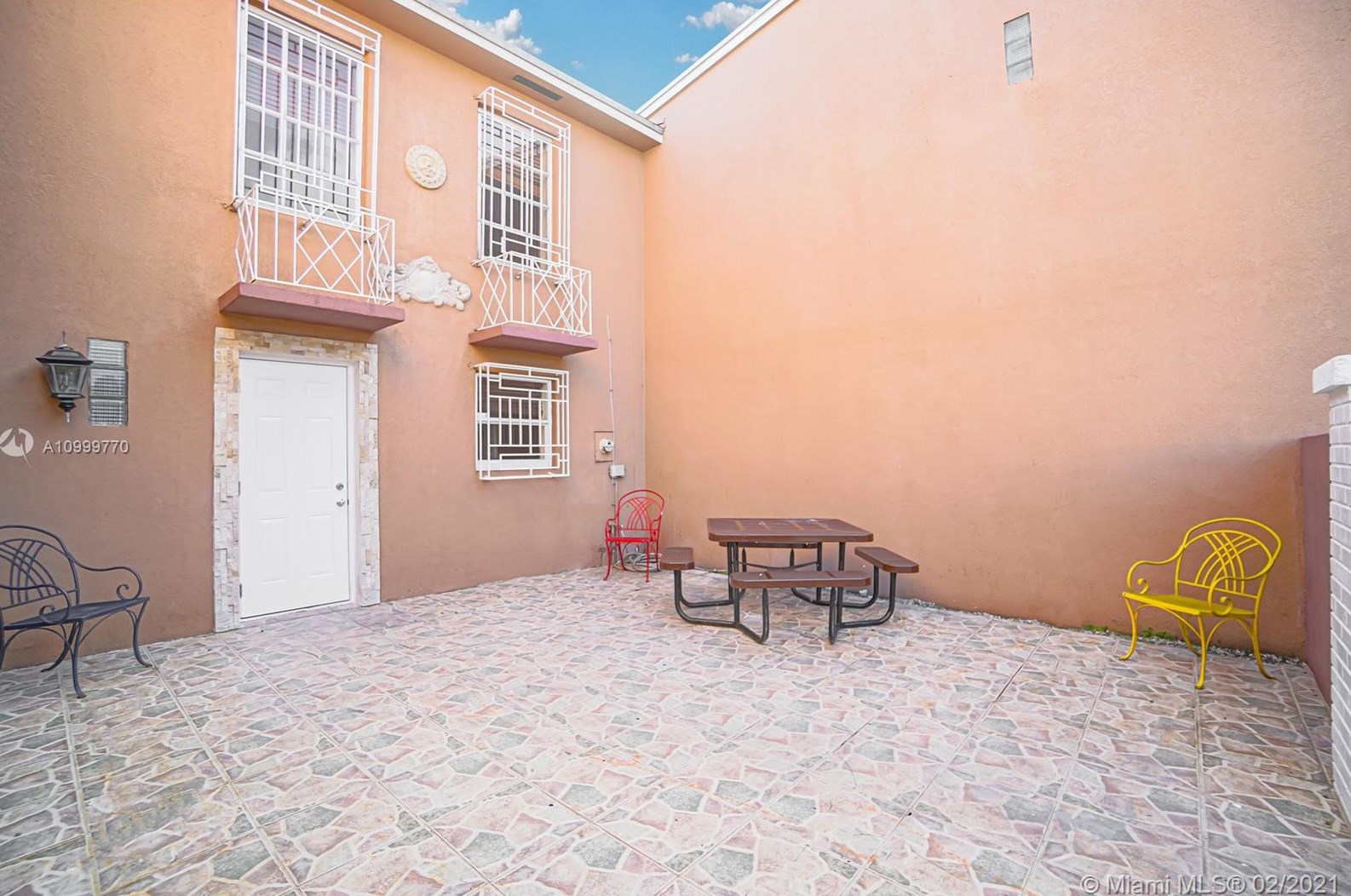 1384 W 71st St #1384, Hialeah, FL 33014