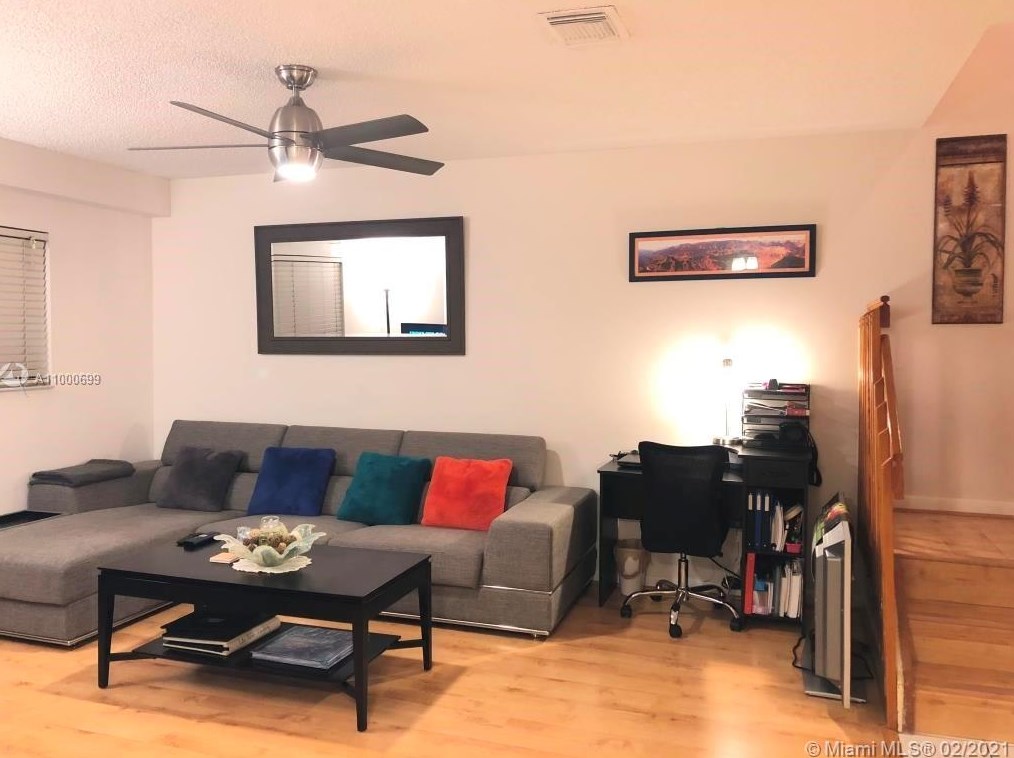 1556 N 15th Terrace #1556, Hollywood, FL 33020