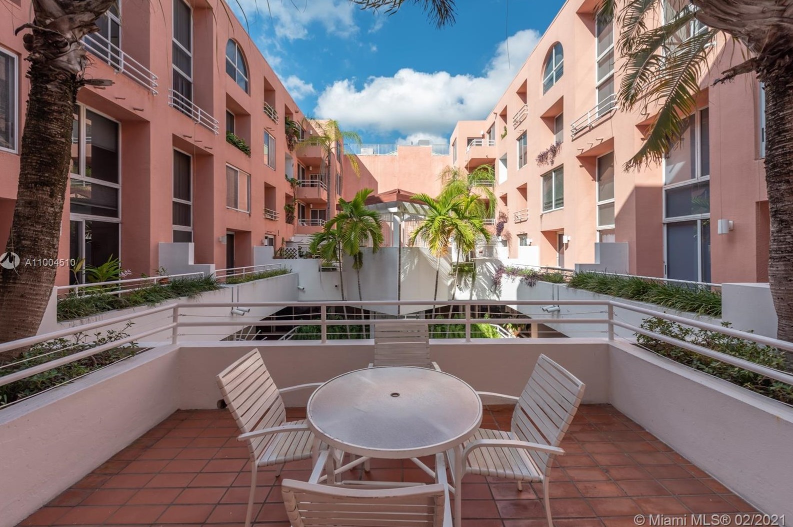 2801 Florida Ave, Miami FL  33133-1905 exterior