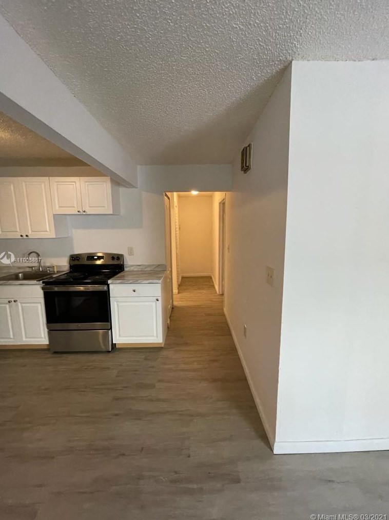 10805 Sw 4th St #3, Miami, FL 33174