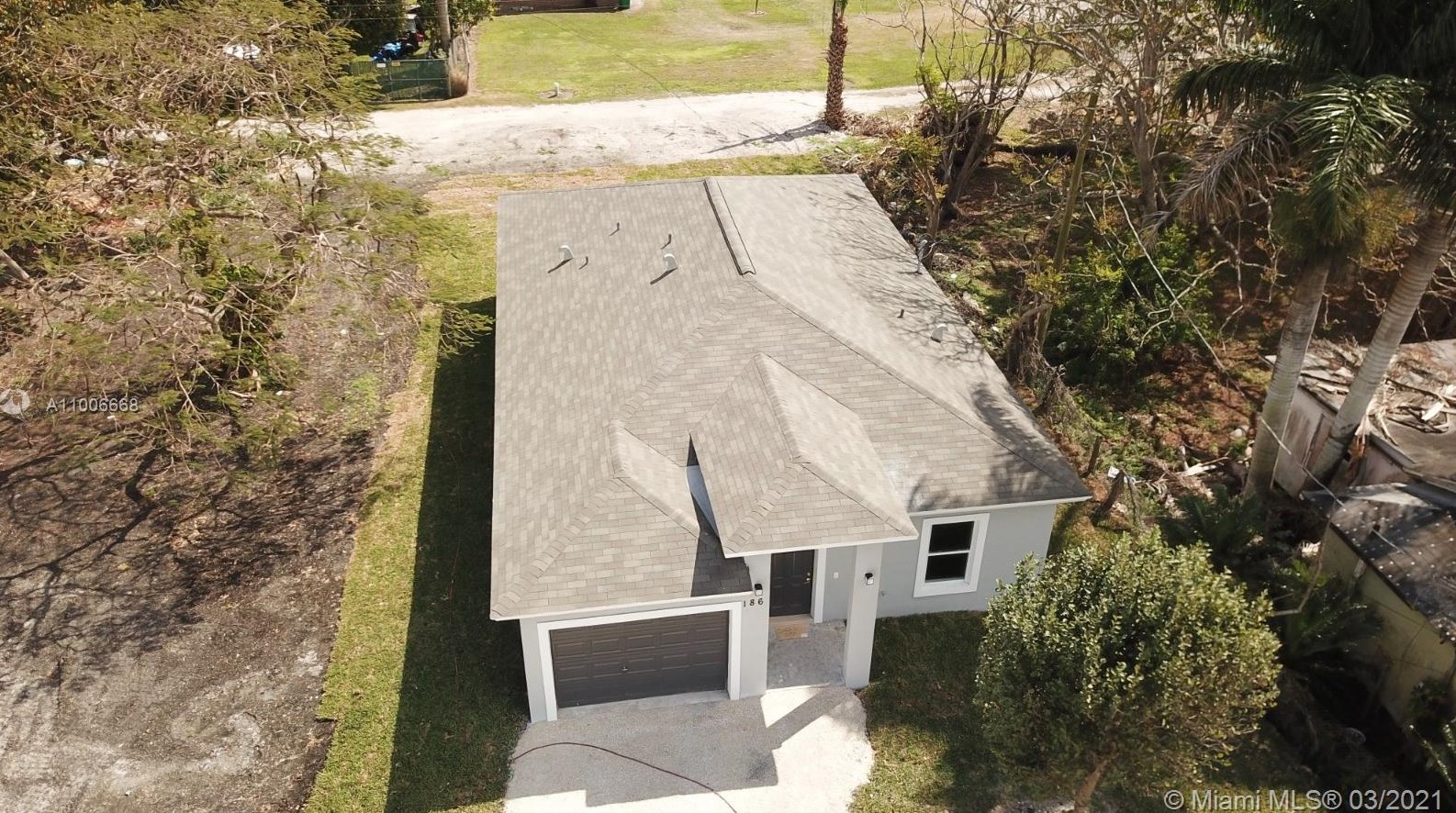186 Annona Ave, Pahokee, FL 33476