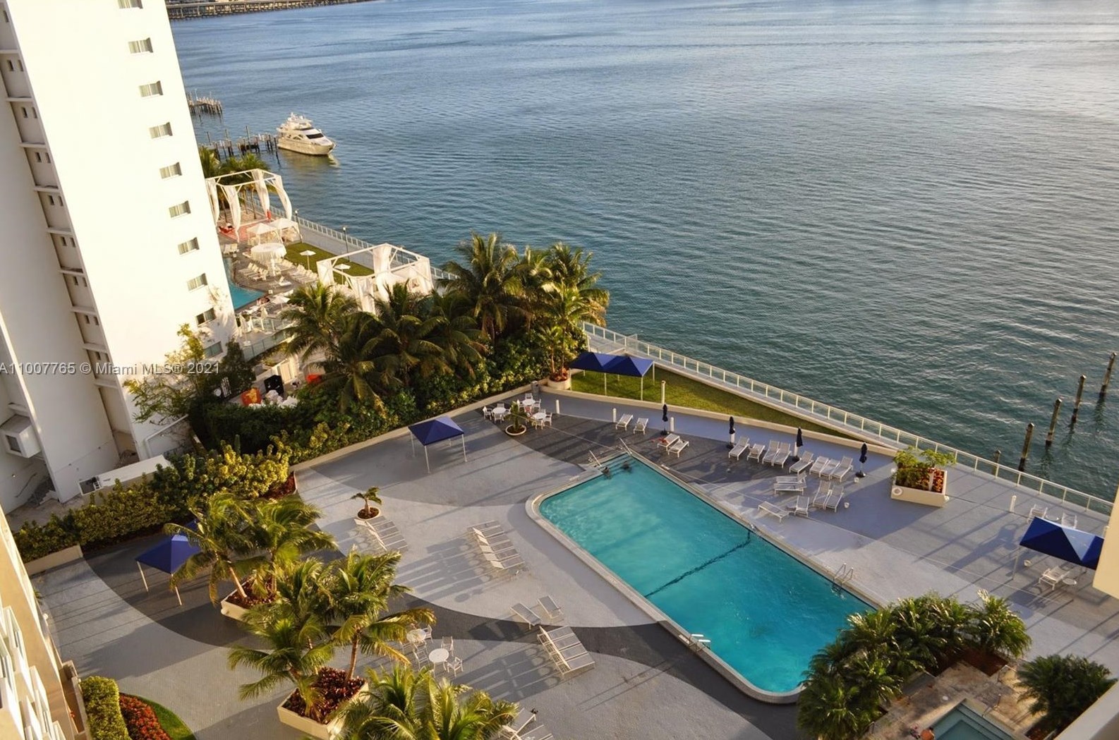 1000 West Ave, Miami Beach FL  33139-4704 exterior