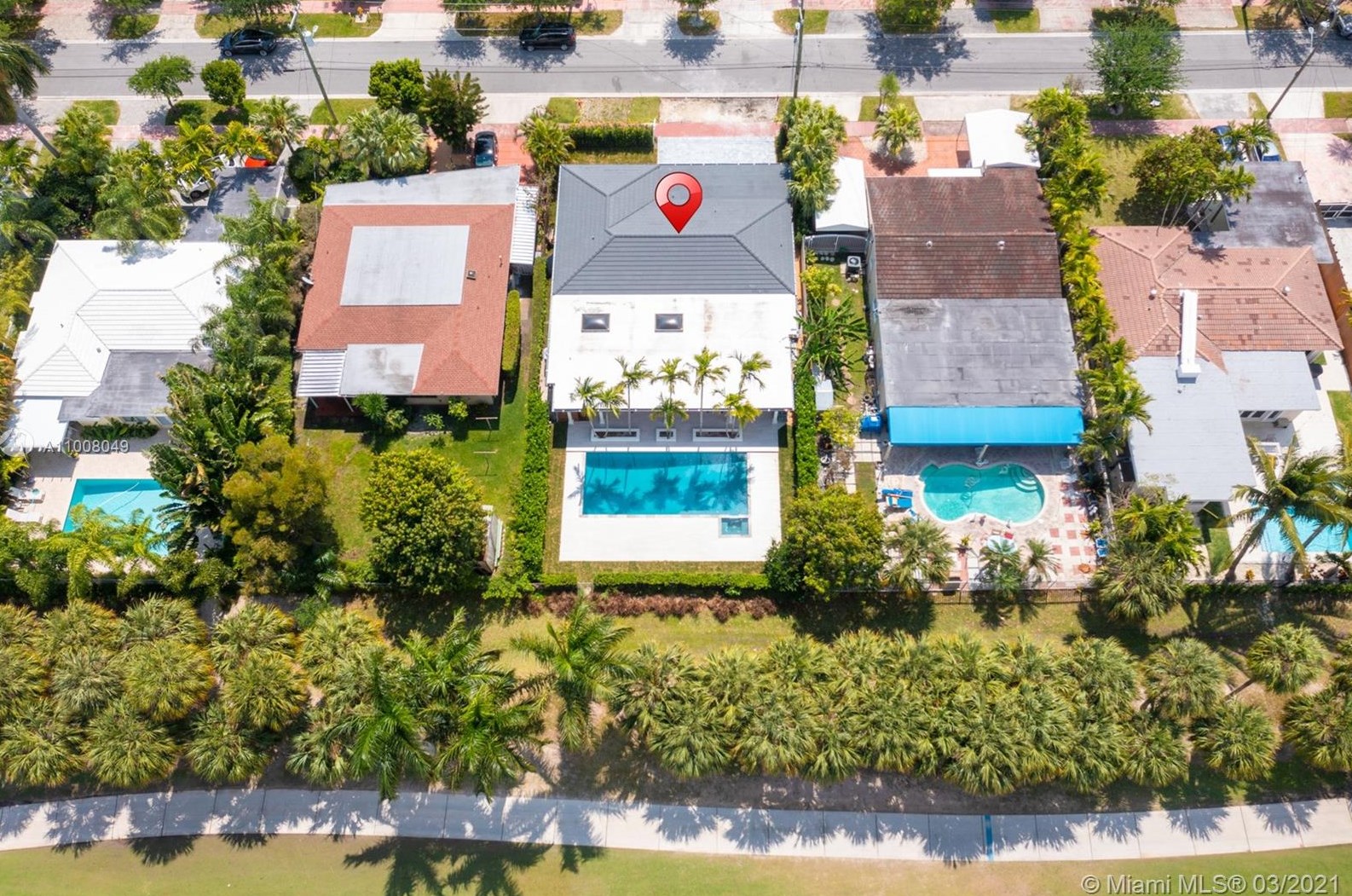 685 Shore Dr, Miami, FL 33141-2433