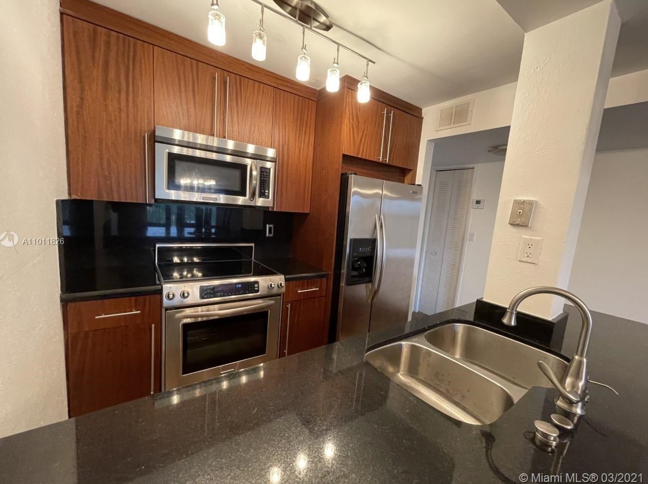 2530 Sw 3rd Ave #403, Miami, FL 33129
