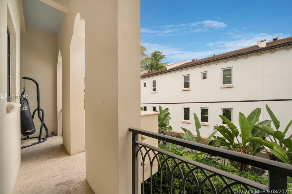 622 Malaga Ave, Miami FL 33134-6515 exterior