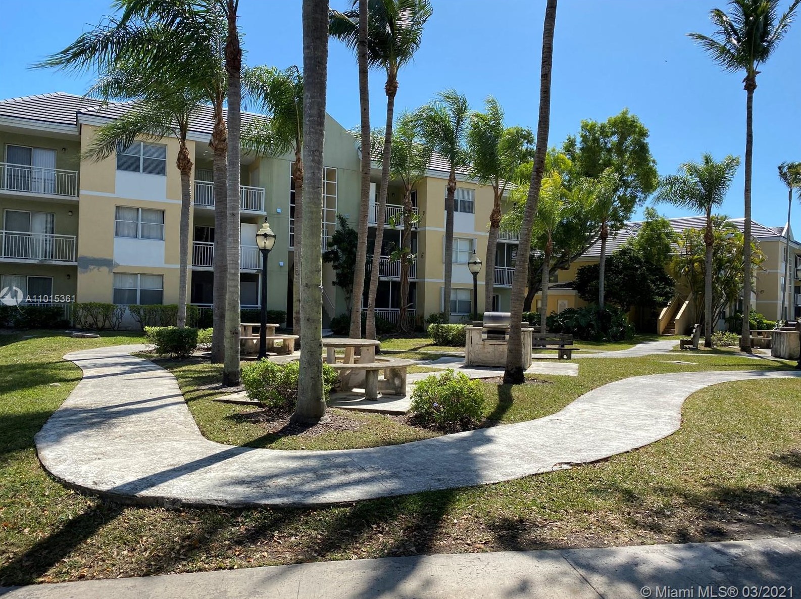8610 Sw 212th St #304, Miami, FL 33189