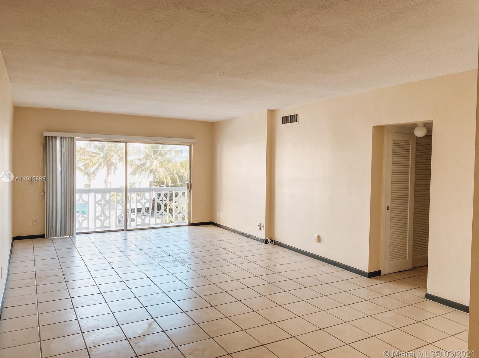 9700 E Bay Harbor Dr #303, Miami, FL 33154