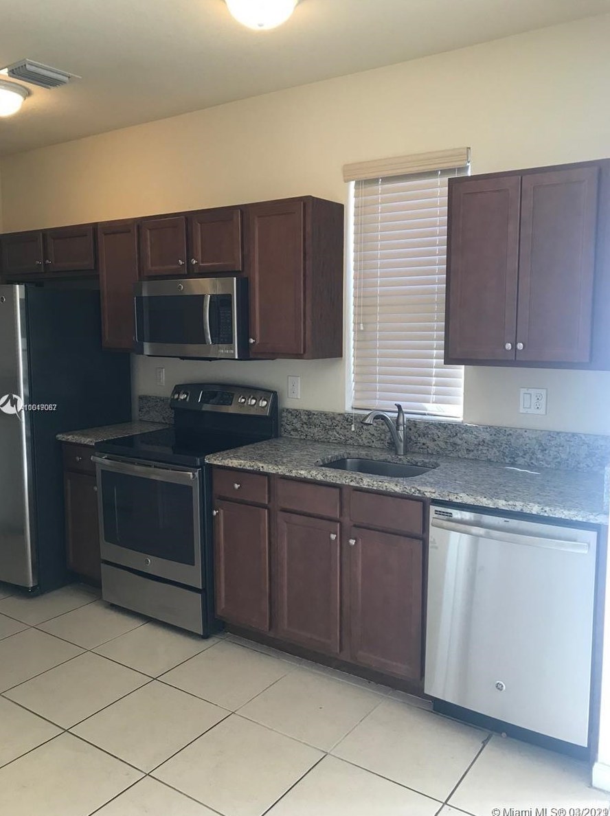 17141 94th St, Miami, FL