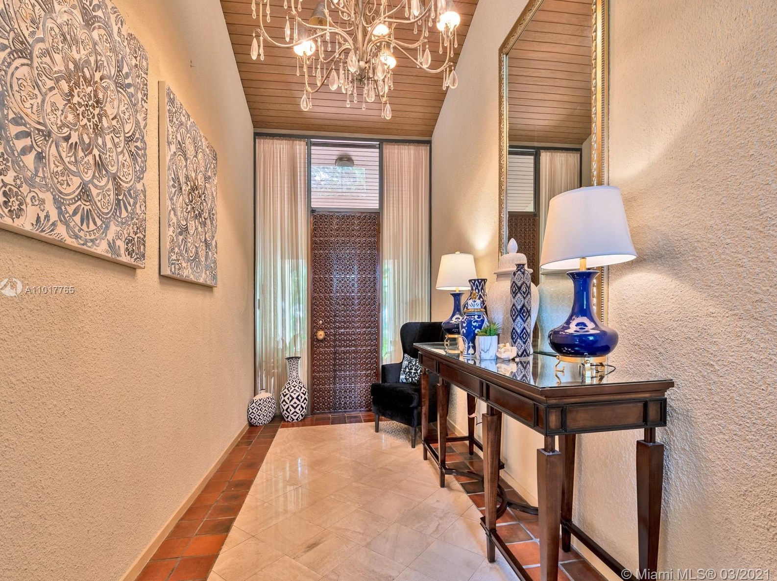 16181 W Troon Cir, Hialeah, FL 33014