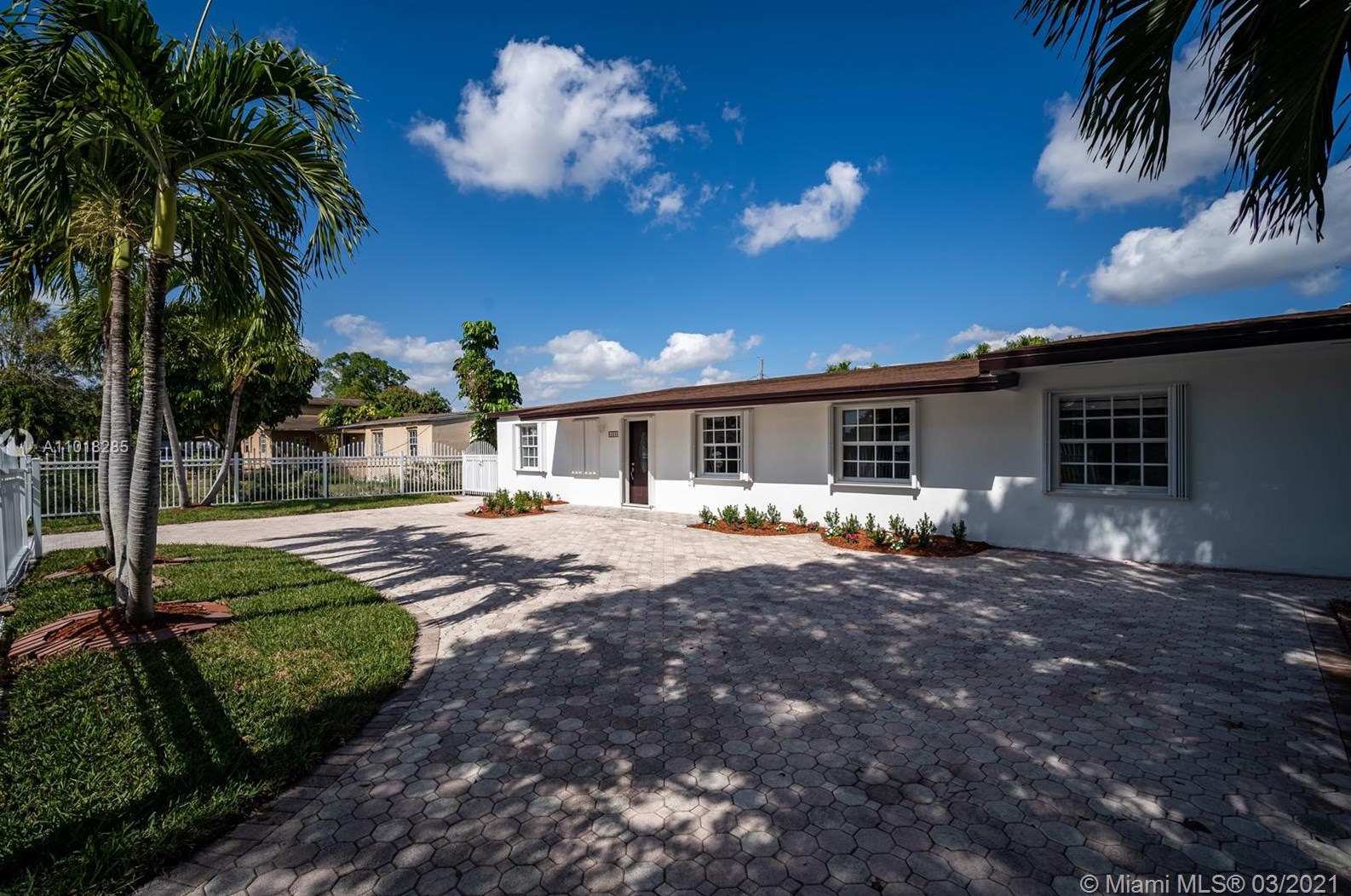 5345 99th Ave, Miami, FL 33165-7132