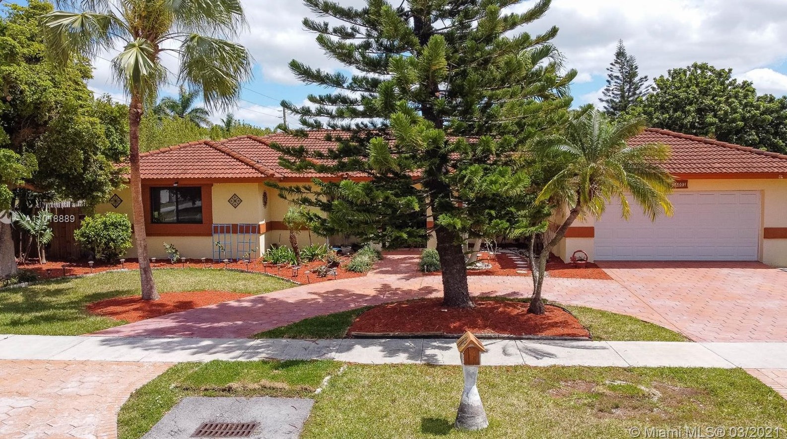 16001 153rd Ave, Miami, FL 33187-1482