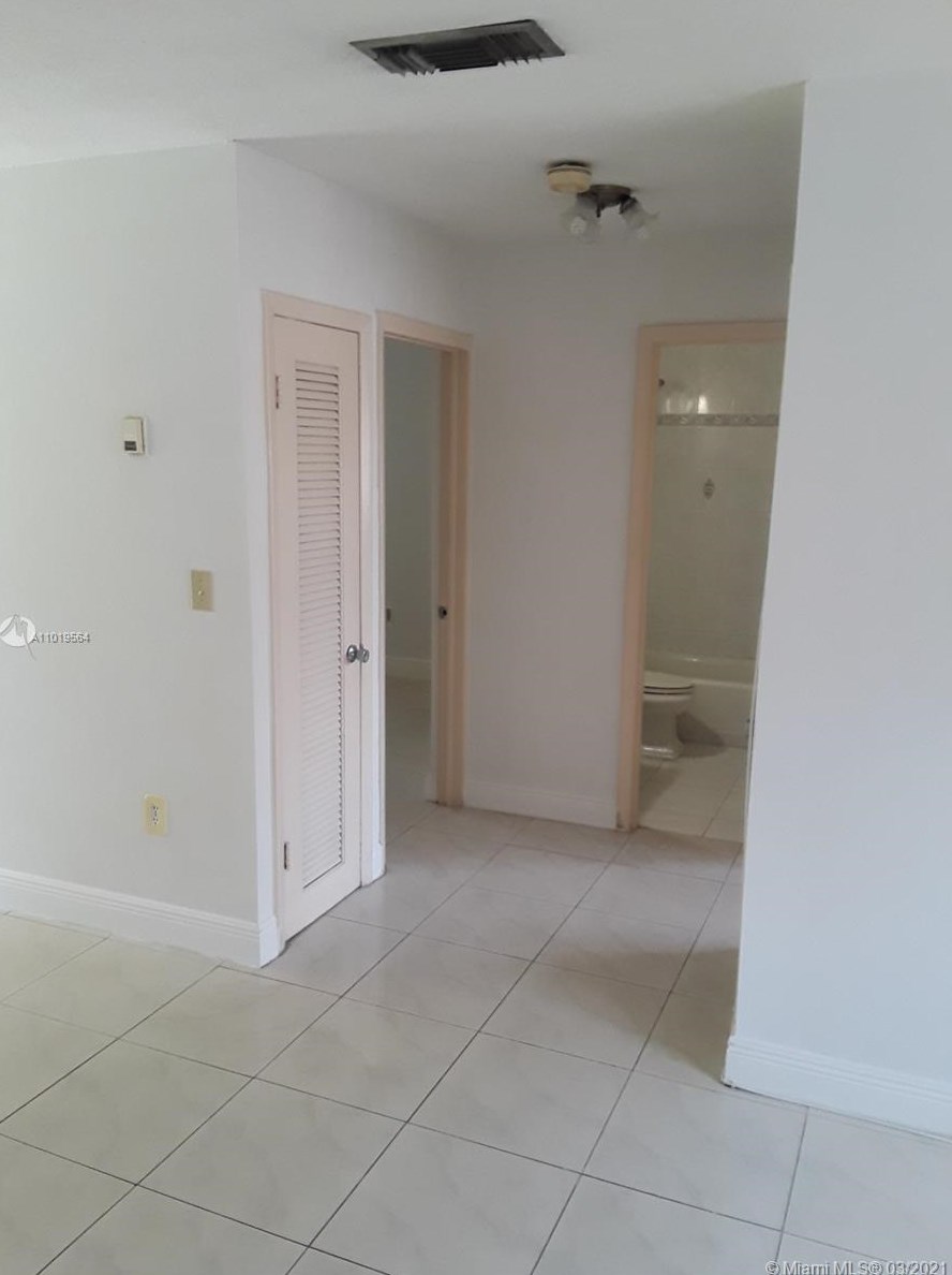 1250 Sw 4th St #5, Miami, FL 33135
