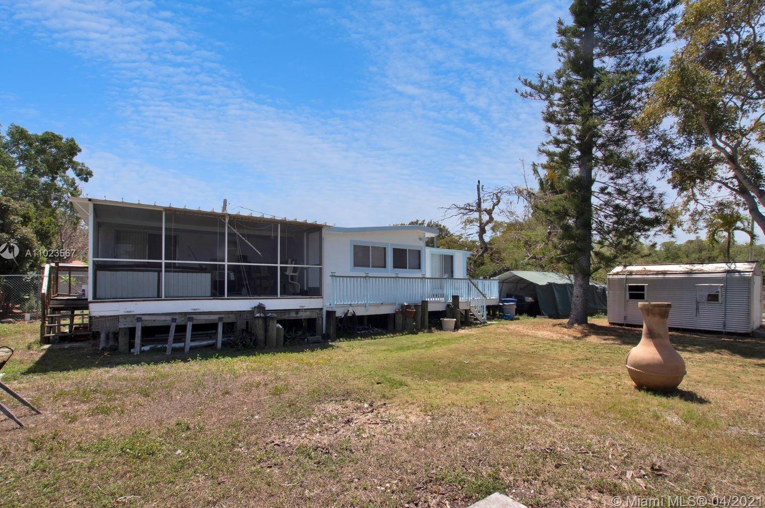 250 Cuba Rd, Plantation Key, FL 33070-2920